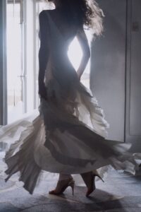 photo de robe de mariée qui tournoie